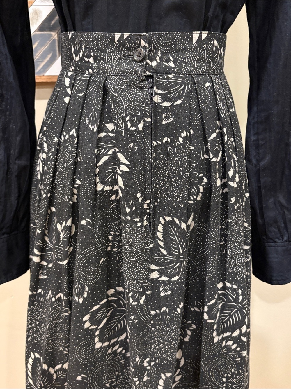 Vintage Ralph Lauren 80s Black and Cream Floral Pleated A-Line Skirt size 6 - Picture 7 of 15
